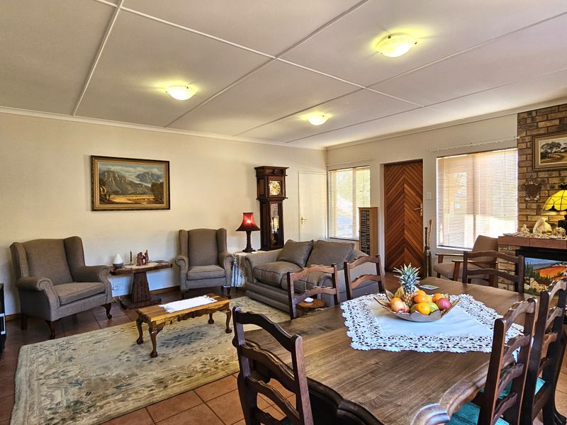 Charming and Tasteful Home in a Well-Maintained Complex in Jeffreys Bay Central - Photo 4