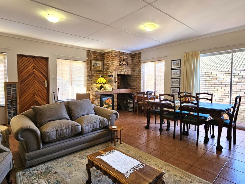 Charming and Tasteful Home in a Well-Maintained Complex in Jeffreys Bay Central - Photo 5