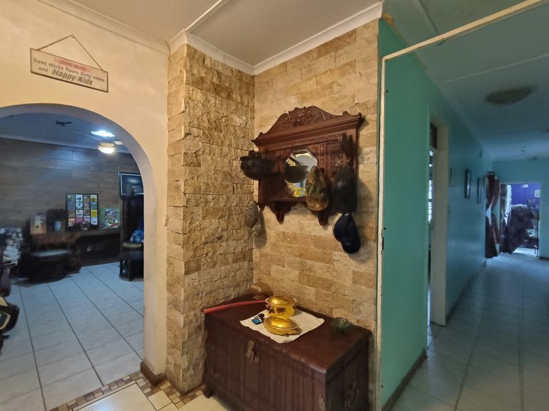 Stylish Family Home with Entertainment Appeal - Photo 10