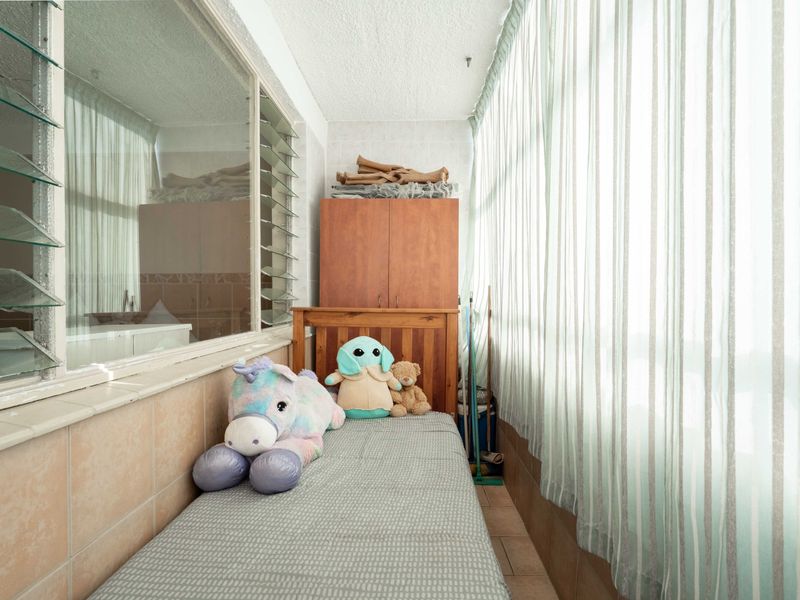 Neat 2 Bedroom Apartment with Sea Views in Central Amanzimtoti - Photo 10