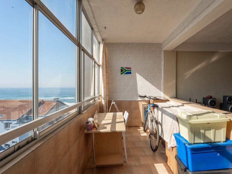 Neat 2 Bedroom Apartment with Sea Views in Central Amanzimtoti - Photo 9