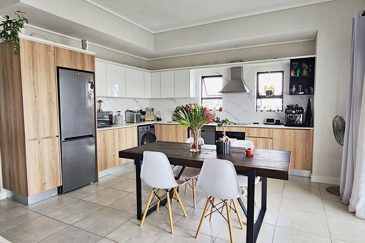 Located within the prestigious Munyaka Waterfall complex! - Photo 3