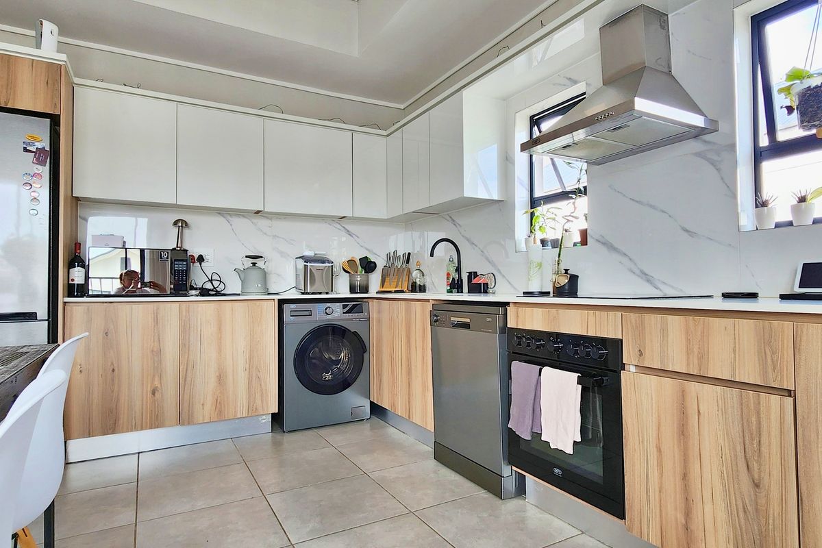 Located within the prestigious Munyaka Waterfall complex! - Photo 4