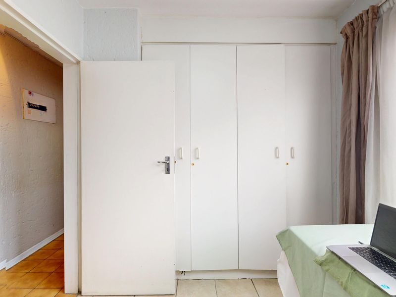 Pet friendly, 3 bedroom, ground floor with garden only R650 000 - Photo 7