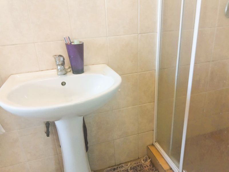 Spacious 2 bedroom simplex for sale in Bedfordview - Photo 7