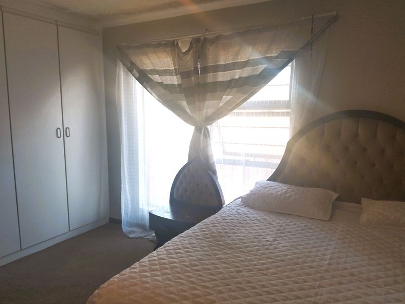 Spacious 2 bedroom simplex for sale in Bedfordview - Photo 6