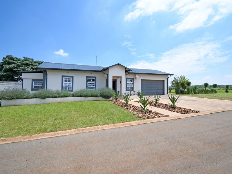 Three-bedroom house for sale in Gerardsville - Photo 2