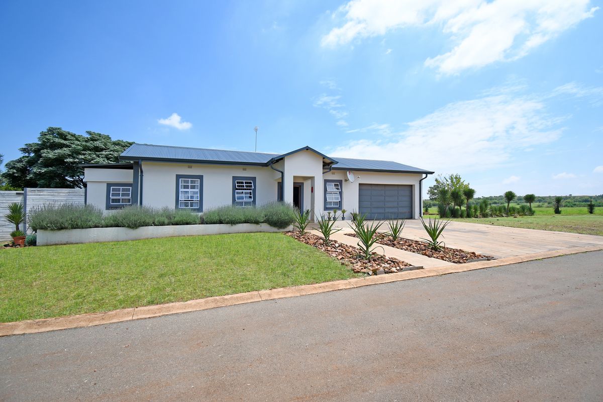 Three-bedroom house for sale in Gerardsville - Photo 2