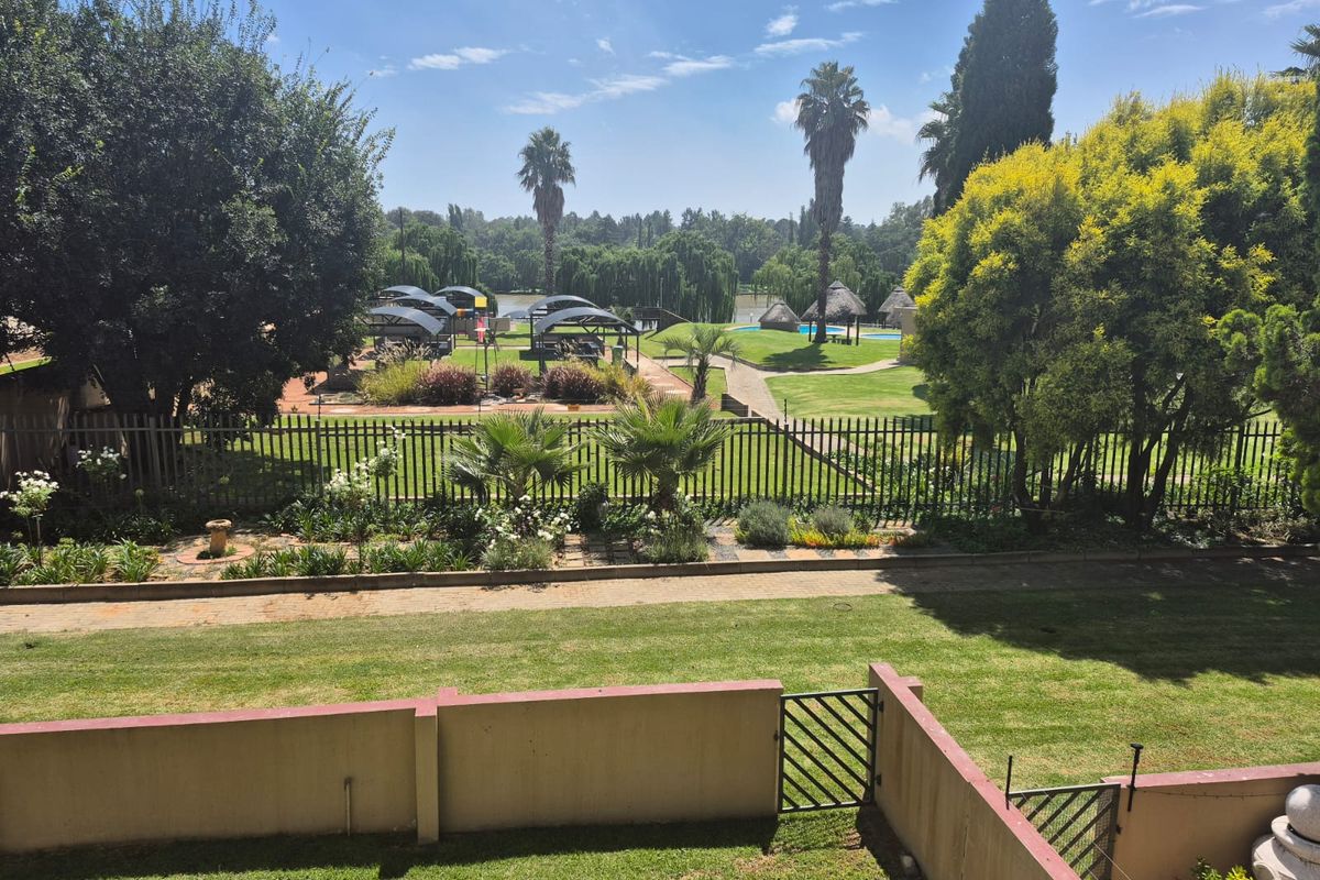 3 Bedroom Apartment for Sale with River Views - Edge on the Vaal - Photo 2