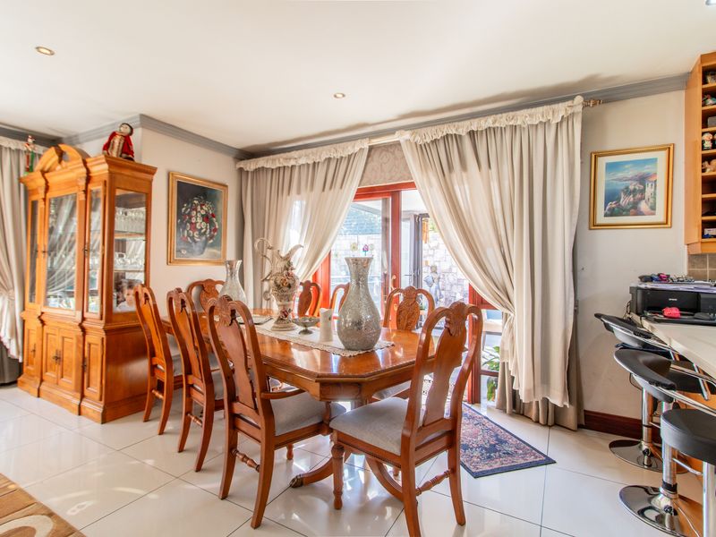 Upmarket Cluster! 24 Hour Security! - Photo 9