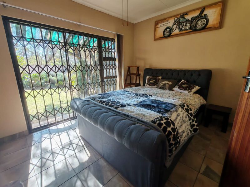 4 Bedroom House for Sale in Vaalpark - Photo 10