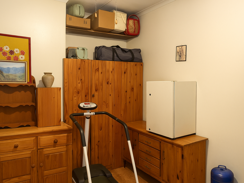 Spacious Family Home with Flatlet and Entertainer’s Delight - Photo 5