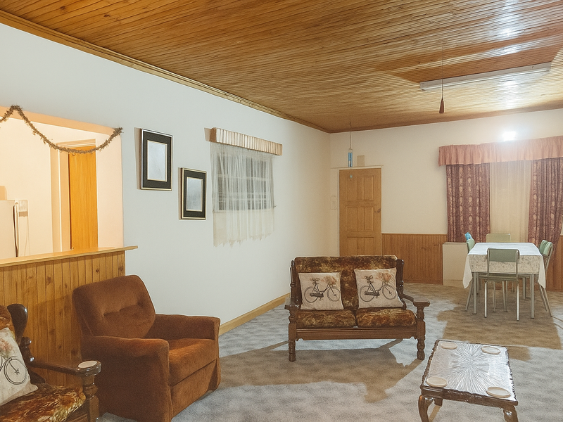 Spacious Family Home with Flatlet and Entertainer’s Delight - Photo 3