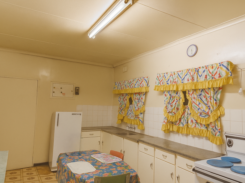 Spacious Family Home with Flatlet and Entertainer’s Delight - Photo 9