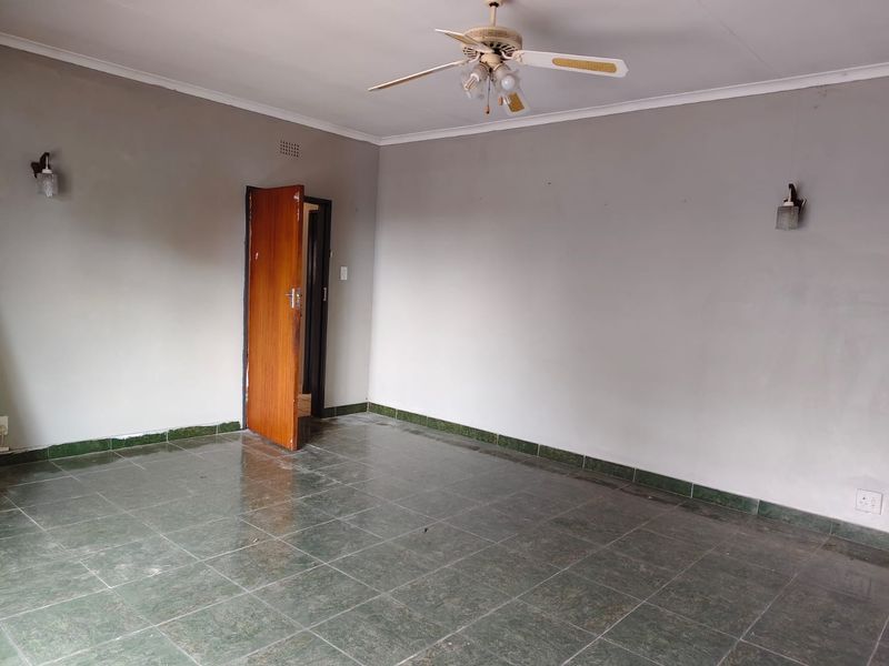Charming Family Home with Flatlet, Excellent Security & Prime Location - Photo 4