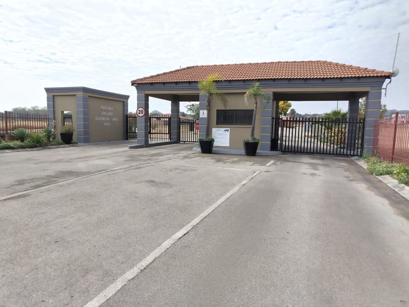 Prime 460m2 vacant land for sale in Brits Central—perfect for your dream home or investment opportu - Photo 3