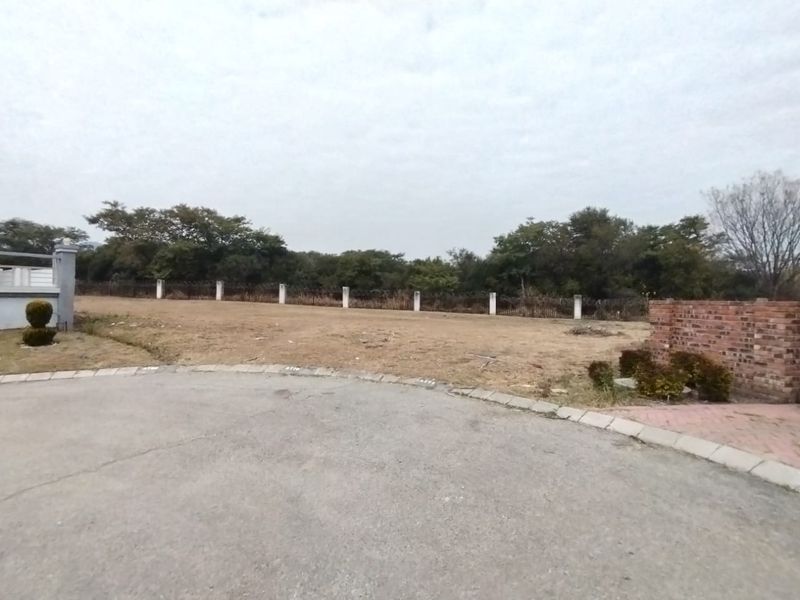 Prime 460m2 vacant land for sale in Brits Central—perfect for your dream home or investment opportu - Photo 7