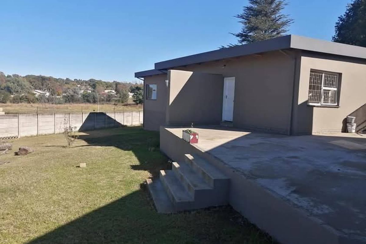 Sunny 4 bedroom Family home in sought after area - Photo 5