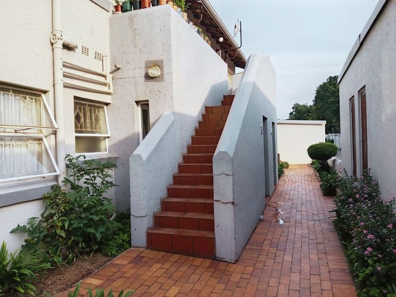 STUNNING 2 BED APARTMENT FOR SALE! - Photo 10