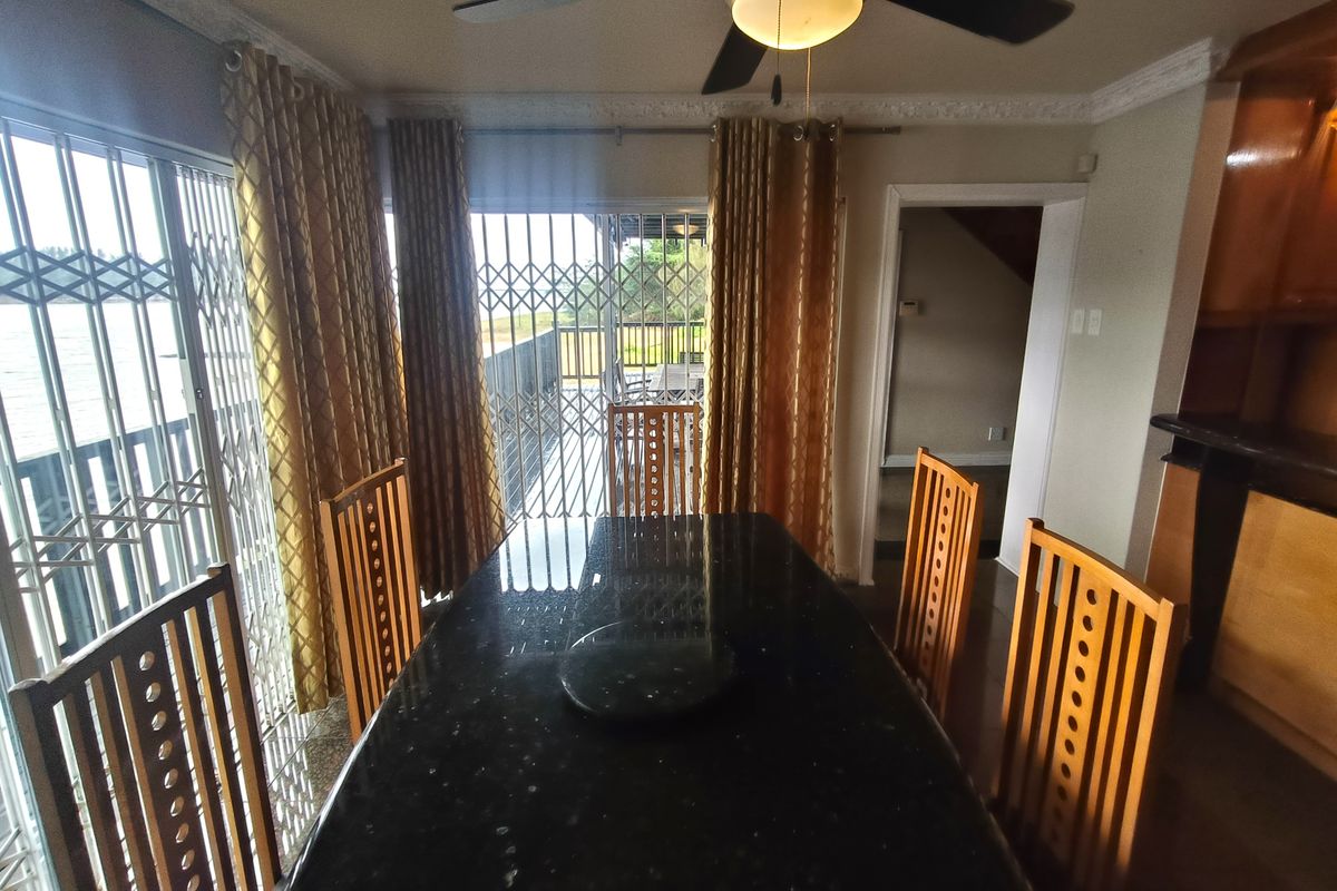 Luxurious Waterfront Living in Mzingazi - Photo 3