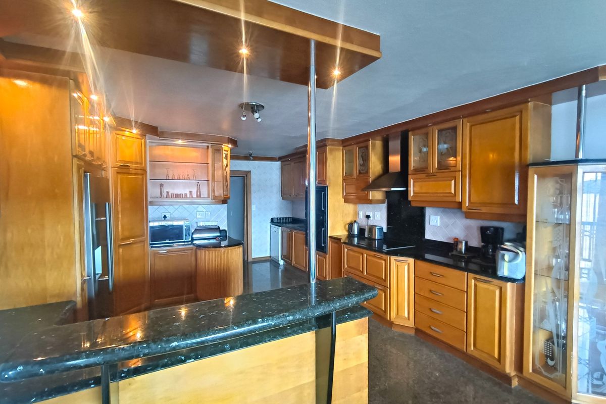 Luxurious Waterfront Living in Mzingazi - Photo 2