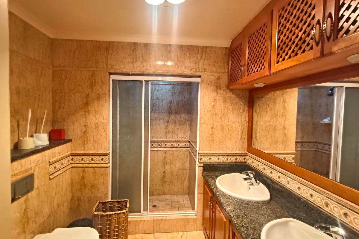 Luxurious Waterfront Living in Mzingazi - Photo 5