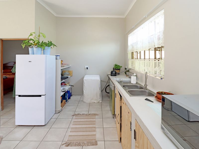 A stunning family home embraced by nature - Photo 10