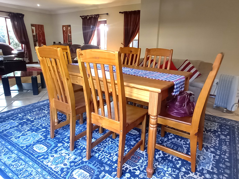 Stunning 5-bedroom Freehold home in Menlo Park, Pretoria—perfect blend of luxury and comfort awaits - Photo 10