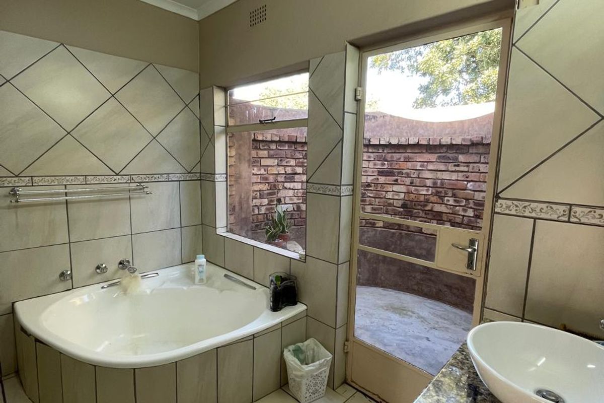 Spacious Living in the Heart of Groblersdal – Your Dream Home Awaits! - Photo 4