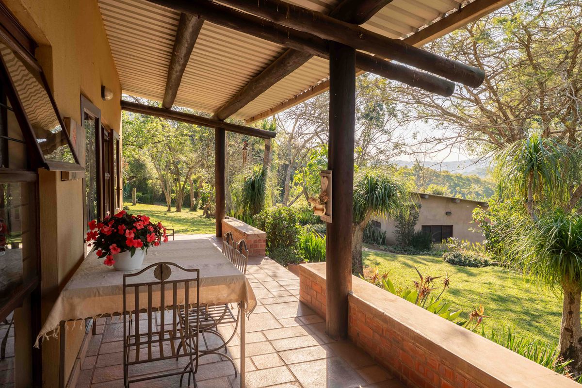 An Oasis with Views and 3 bed Cottage - Photo 3