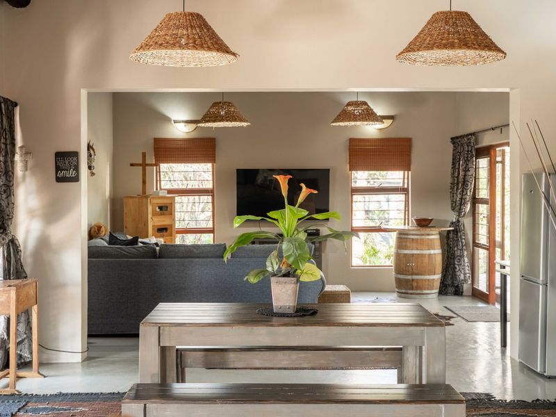 An Oasis with Views and 3 bed Cottage - Photo 10