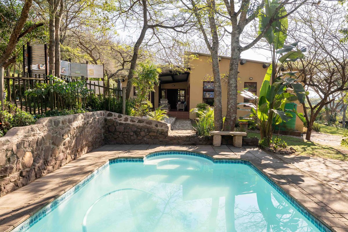An Oasis with Views and 3 bed Cottage - Photo 4