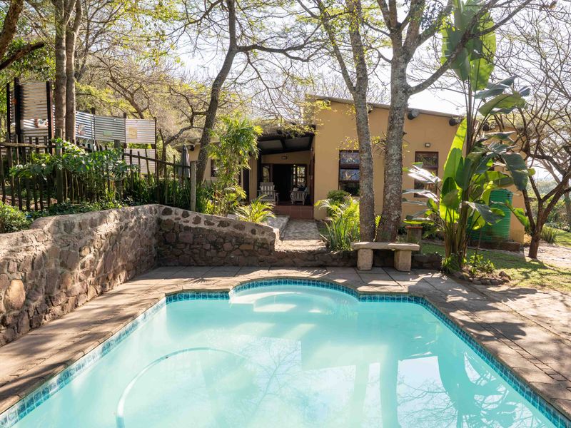 An Oasis with Views and 3 bed Cottage - Photo 4