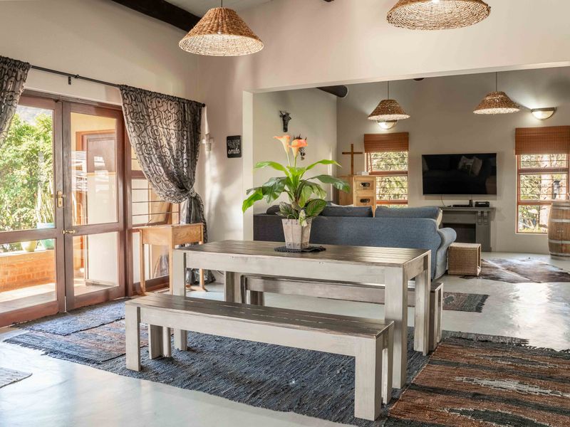 An Oasis with Views and 3 bed Cottage - Photo 2