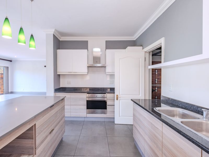 Freestanding Duplex in Secure Estate with Sweeping Sea and Valley Views - Photo 9