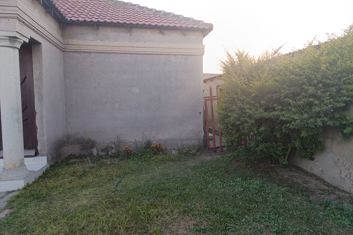 HOUSE FOR SALE IN KLARINET - Photo 2