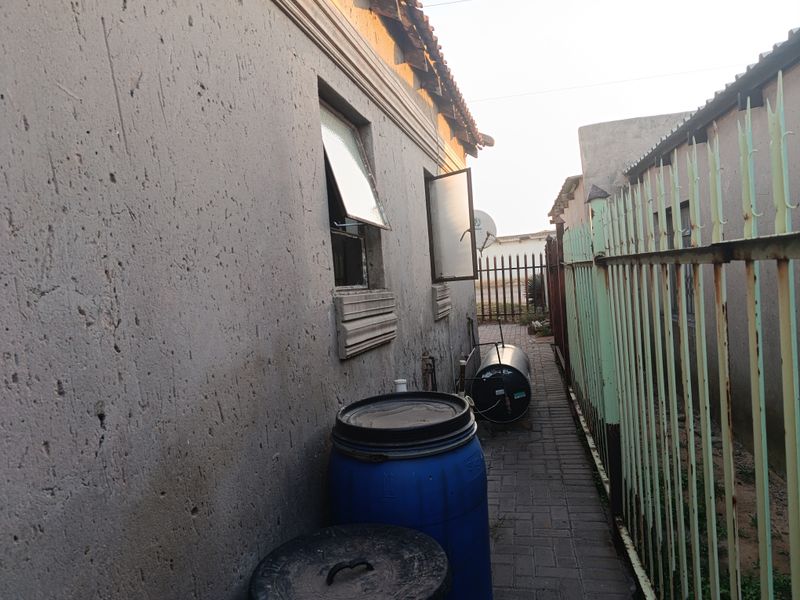 HOUSE FOR SALE IN KLARINET - Photo 3