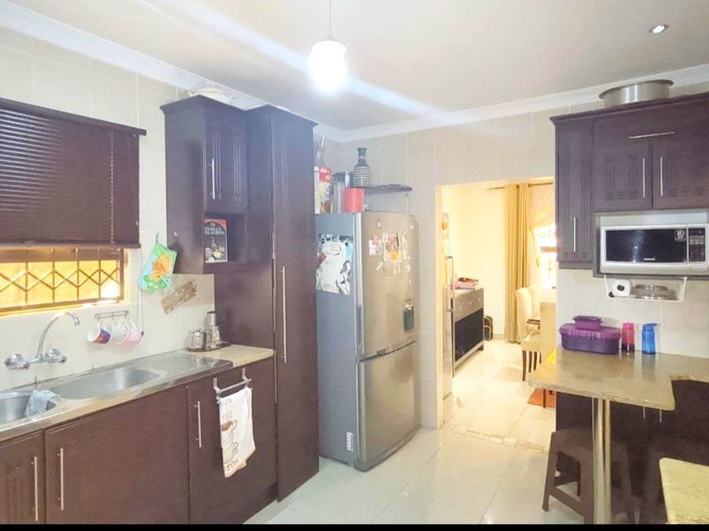 3 Bedroom House for Sale - Photo 7