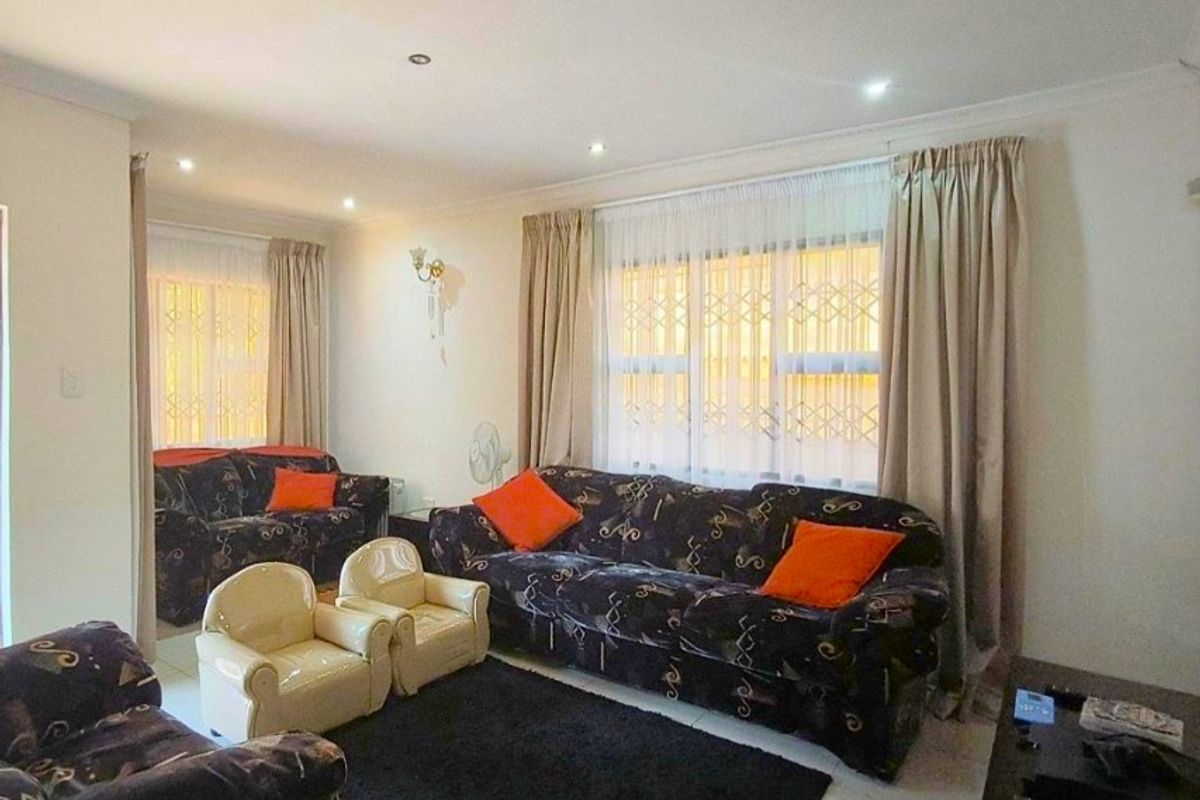 3 Bedroom House for Sale - Photo 4