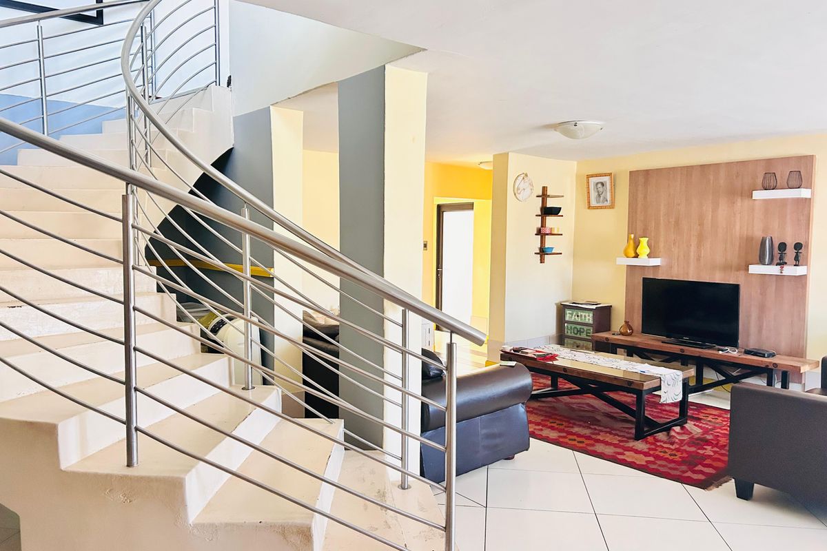 House for sale in Waterval -Stunning Views from This Double-Story Beauty! - Photo 5
