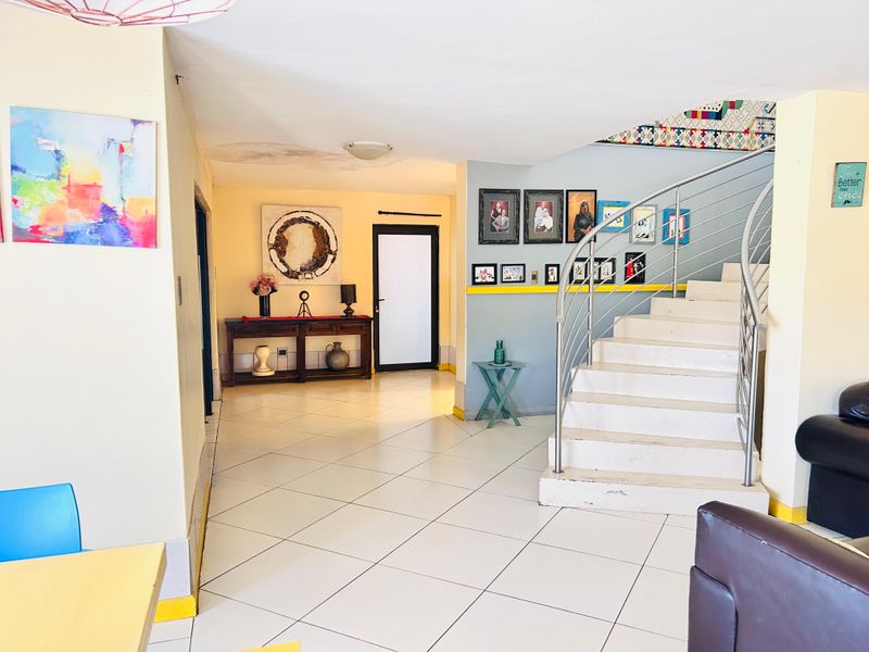 House for sale in Waterval -Stunning Views from This Double-Story Beauty! - Photo 7