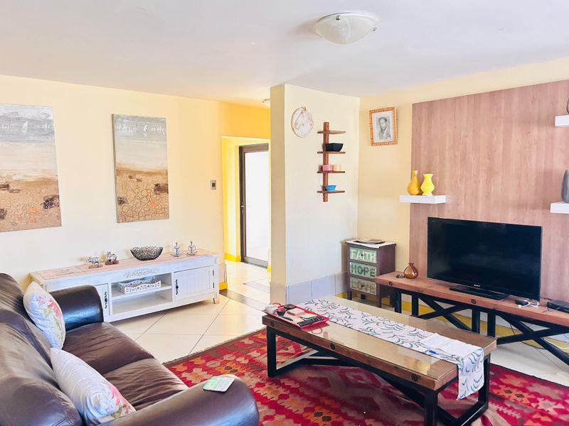 House for sale in Waterval -Stunning Views from This Double-Story Beauty! - Photo 6