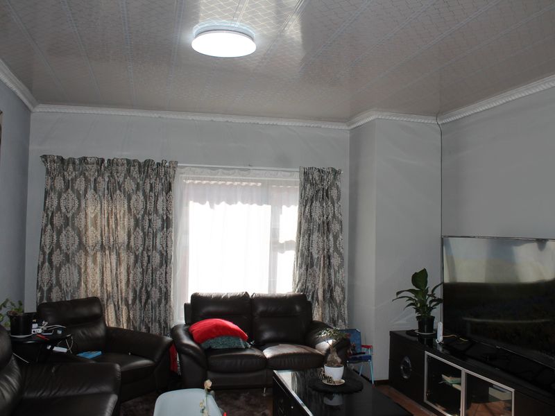 Stunning 2-bedroom sectional title for sale in Albertsdal, Alberton—modern living awaits you! - Photo 9