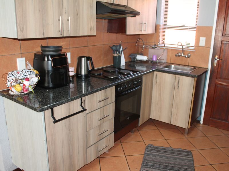 Stunning 2-bedroom sectional title for sale in Albertsdal, Alberton—modern living awaits you! - Photo 7