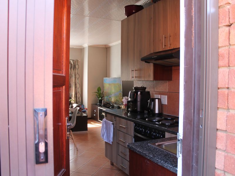 Stunning 2-bedroom sectional title for sale in Albertsdal, Alberton—modern living awaits you! - Photo 6