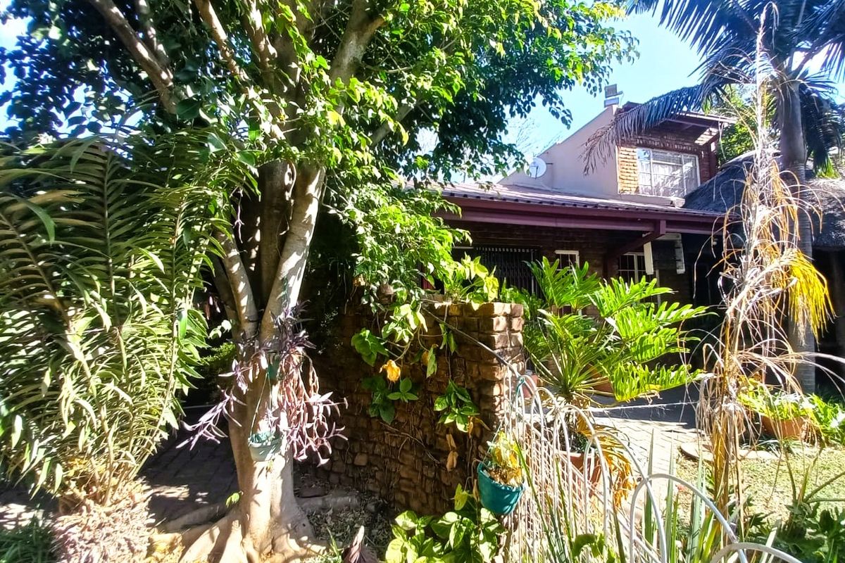 Spacious Family Home with Excellent Potential - Photo 3