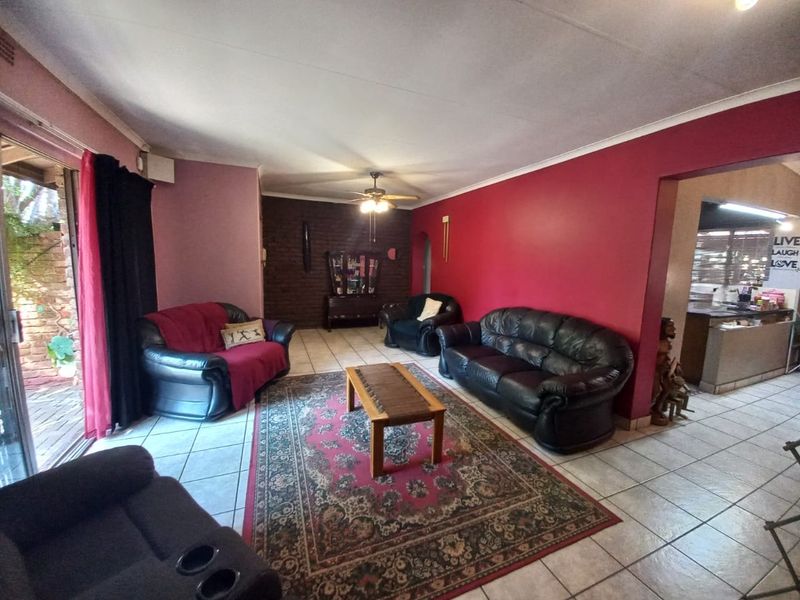 Spacious Family Home with Excellent Potential - Photo 9