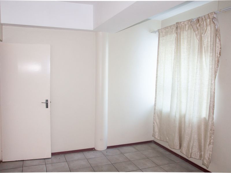 INVESTMENT OPPORTUNITY IN VIBRANT BRAAMFONTEIN! - Photo 6