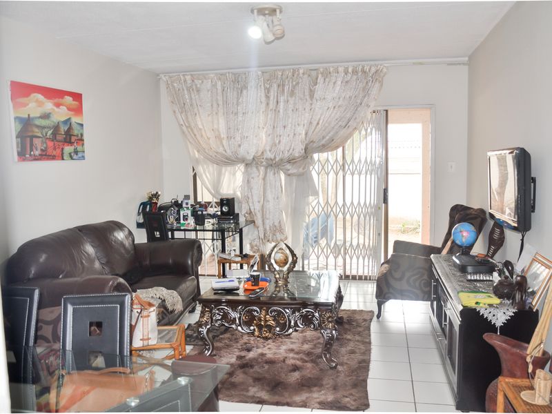 Stunning 2 Bedroom Apartment For sale - Photo 7