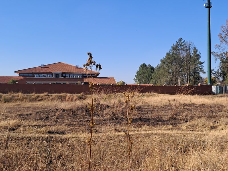 Empty Land - Photo 3